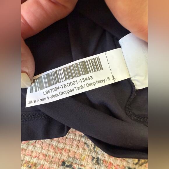 New Quince Lot Cropped Ultra Form Soft Tank Women’s size Small Stretch Navy Blue - Picture 9 of 9
